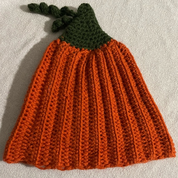 Handmade crochet pumpkin hat - Picture 2 of 6